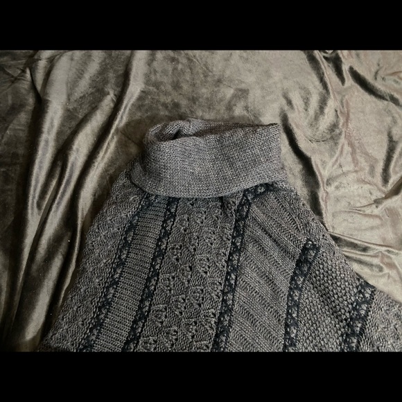 Wool shawl - Picture 2 of 2